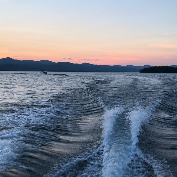 Meet your Posher and Posh Ambassador Amanda. - Picture 1 of 2